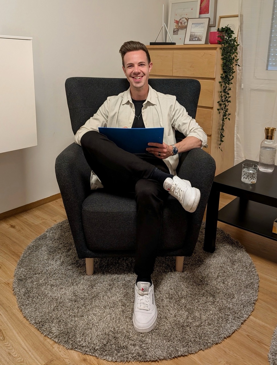 Michael Hemmelmayr in der Praxis von Sinnwärts